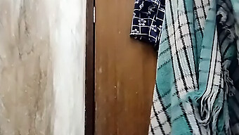 Indian Cousin Masturbates In Hd Video