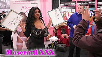 Auftritt Des Herzogs Auf Der Exxxotica-Expo 2017 In New Jersey