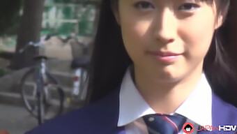 Escena Caliente De Tomomi Motozawa Con Un Compañero De Clase En Uniforme Escolar.