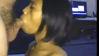 Asiaschönheit Gibt Amateur Blowjob