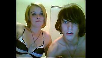 A Young Woman Pleases Her Emo Partner With Oral Sex