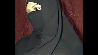 Haleema'S Steamy Show: Hot Muslim Beauty On Webcam At Www.Xxxcams.5v.Pl