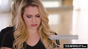 Mia Malkova'S Seductive Encounter With A Blackmailing Banker