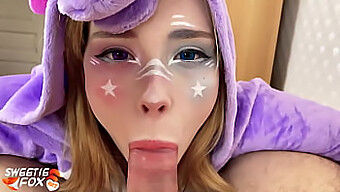 Pov Cosplay-Video Av Enhjørning-Babe Som Gir Handjob Og Blowjob