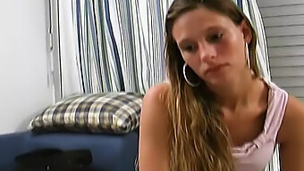 Si Cantik Jerman Menerima Cumshot Di Wajahnya Dalam Video Porno Vintage