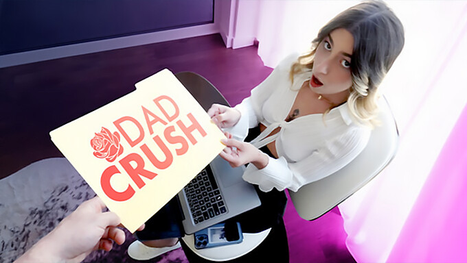 De Dochter Van De Stiefvader Geniet Van Een Intieme Band - Dadcrush Trailer