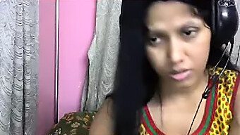 Indian Webcam Model Engages In Filthy Talk At 60 Frames Per Second