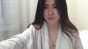 Korean Amateur Girl Experiences Female Ejaculation On Camera