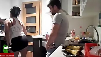 Il Sesso In Cucina Porta A Un Finale Facciale Per La Coppia San114