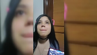 Mi Novia En Un Momento Inesperado Interrumpe Nuestro Juego Sexual.Un Video Casero Colombiano Que Se Ha Vuelto Viral.