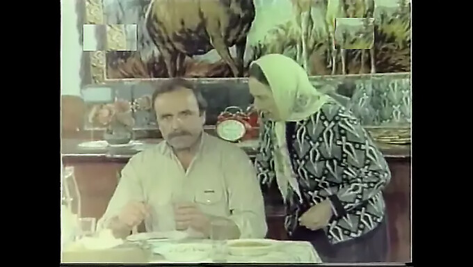 Kazim Kartal Dan Zerrin Egeler Dalam Film Porno Turki Vintage - 1979