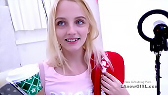 Dünner Teen Lässt Sich In Casting Video Die Muschi Dehnen