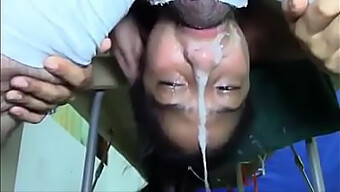 Deepthroat Og Gagging Samling Med Cumshot