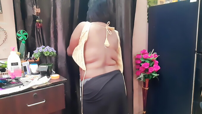 Istri Rumah Tangga India Dalam Lingerie Menggoda Dalam Video Solo