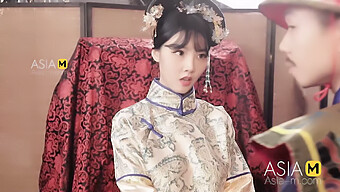 สาวผมบลอนด์ Chen Ke Xin ขี่อย่างดุเดือดใน Legend Of The Harem