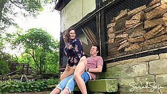 Public Sex In A Dilapidated Barn - Amateur Bbw Rides