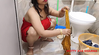 Aunty Bhabhi'S Seductive Moves While Washing Clothes Lead To A Steamy Sex Session