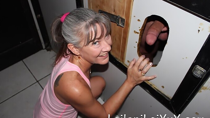 Amatør Milf Udforsker Nydelse Ved Glory Hole